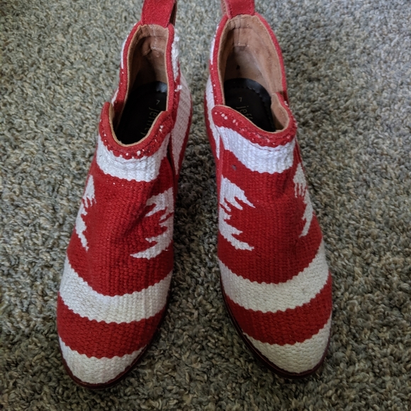 Jeffrey Campbell Shoes - Last chance b4 consignment. Jeffrey Campbell boots